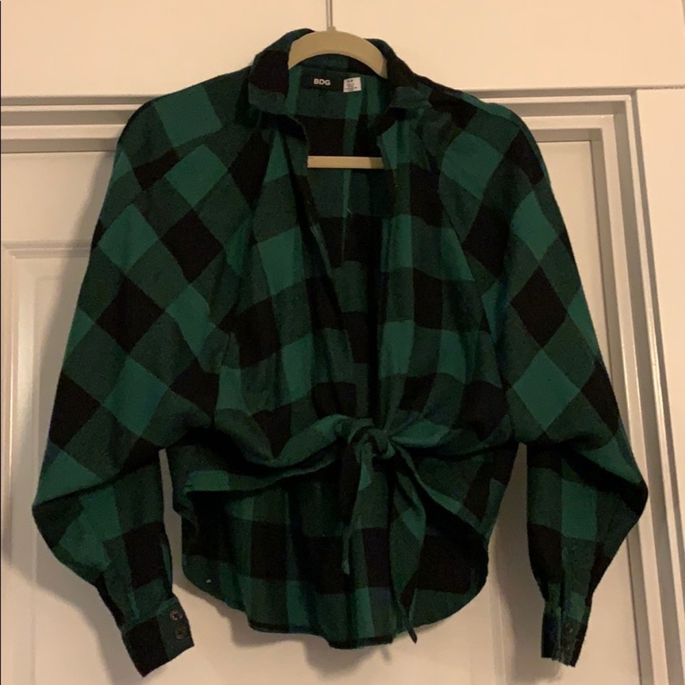 Checkered tie crop flannel